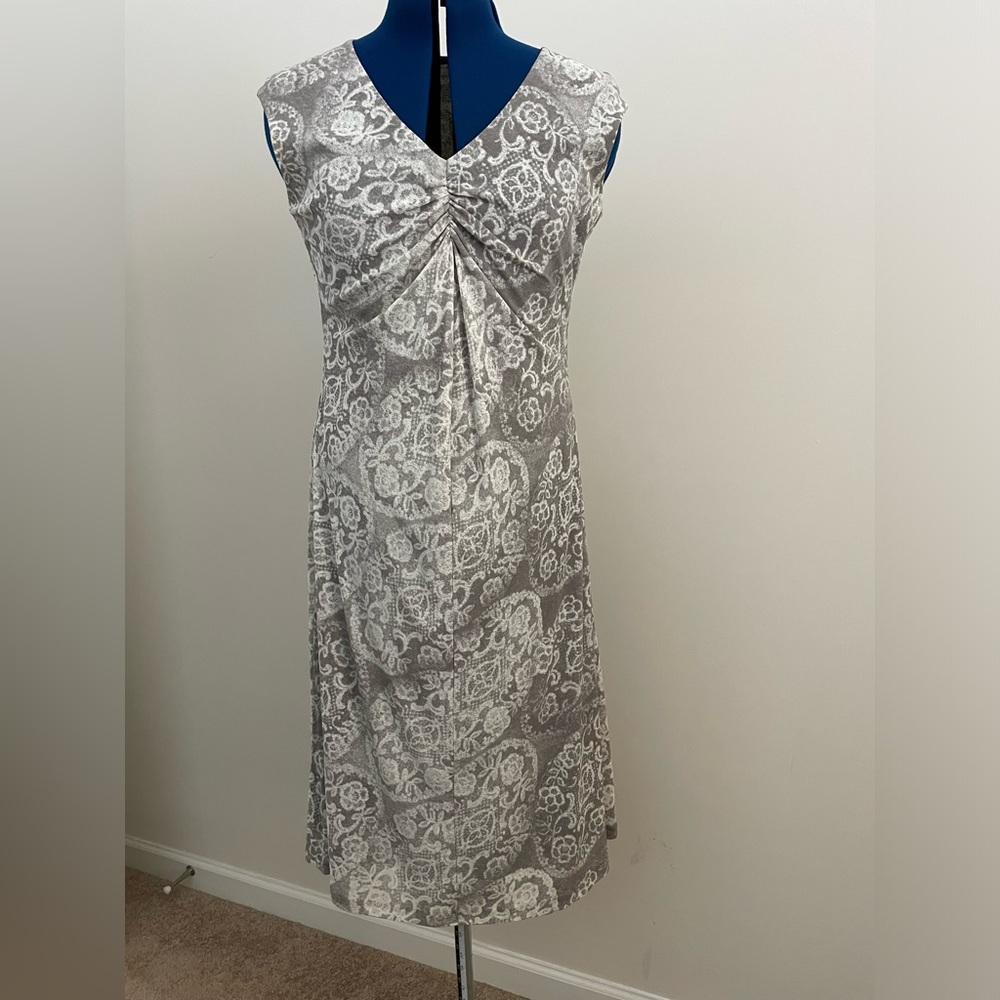 Dress & sweater outfit gray & white size medium